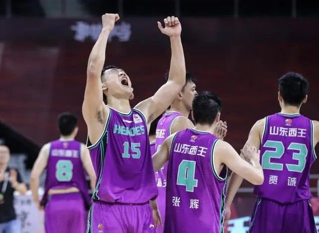 怀斯曼迎赛季第21场比赛 终于取得个人赛季首胜NBA常规赛，活塞在主场以129-127险胜猛龙，结束28连败。